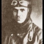 Потпоручник Душан Борчић, пилот-ловац

Душан се родио 13. децембра 1910. године у Босанском Петровцу. Прво је завршио Подофицирску пилотску школу у Мостару, а затим све разделе летачке обуке за ловца, да би 1937. године био произведен у чин потпоручника.

Рат га је затекао на аеродрому Земун, на дужности пилота у 161. ескадрили на ловцу домаће производње Ик-3. Током ваздушног дуела успео је да обори једног немачког Месершмита и један бомбардер Дорниер До-17, али је након тога погођен од стране непријатеља. Авион је пао, а Душан је погинуо.