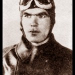 Наредник Душан Вучковић, летач-радиотелеграфиста

Душан је рођен у Београду 10. марта 1912. године. Завршио је Подофицирску ваздухопловну школу, а потом и летачку обуку за радиотелеграфисту.

Погинуо је 10. априла на аеродрому Давидовац код Параћина, када је као члан посаде био у летелици са Јанићијем Кораћем, када је летелица у фази полетања имала удес са трагичним последицама по њих.